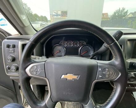 Білий Шевроле Сільверадо, об'ємом двигуна 6.6 л та пробігом 185 тис. км за 19400 $, фото 9 на Automoto.ua