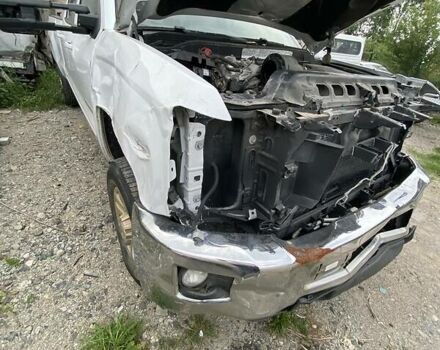 Білий Шевроле Сільверадо, об'ємом двигуна 6.6 л та пробігом 185 тис. км за 19400 $, фото 16 на Automoto.ua