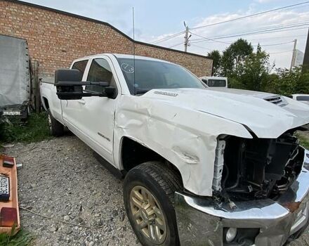 Білий Шевроле Сільверадо, об'ємом двигуна 6.6 л та пробігом 185 тис. км за 19400 $, фото 2 на Automoto.ua