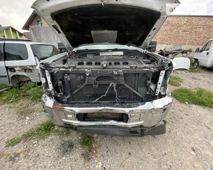 Білий Шевроле Сільверадо, об'ємом двигуна 6.6 л та пробігом 185 тис. км за 19400 $, фото 17 на Automoto.ua