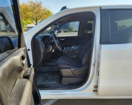 Белый Шевроле Сильверадо, объемом двигателя 5.3 л и пробегом 39 тыс. км за 27000 $, фото 8 на Automoto.ua