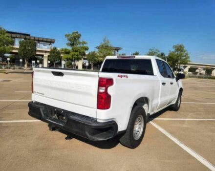 Белый Шевроле Сильверадо, объемом двигателя 5.3 л и пробегом 39 тыс. км за 27000 $, фото 5 на Automoto.ua