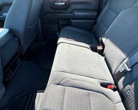 Белый Шевроле Сильверадо, объемом двигателя 6.6 л и пробегом 48 тыс. км за 11800 $, фото 9 на Automoto.ua