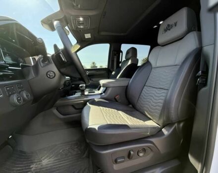 Белый Шевроле Сильверадо, объемом двигателя 3 л и пробегом 16 тыс. км за 22500 $, фото 7 на Automoto.ua