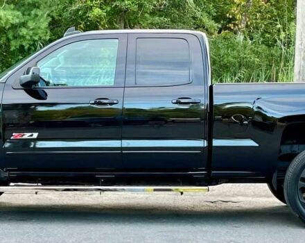 Черный Шевроле Сильверадо, объемом двигателя 5.3 л и пробегом 74 тыс. км за 11000 $, фото 3 на Automoto.ua