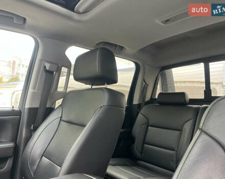 Черный Шевроле Сильверадо, объемом двигателя 5.33 л и пробегом 95 тыс. км за 33000 $, фото 19 на Automoto.ua