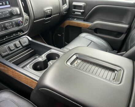 Черный Шевроле Сильверадо, объемом двигателя 5.3 л и пробегом 95 тыс. км за 33000 $, фото 15 на Automoto.ua