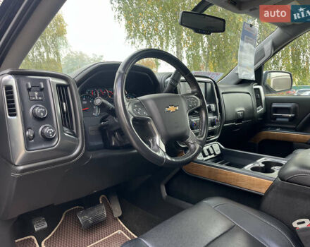 Черный Шевроле Сильверадо, объемом двигателя 5.33 л и пробегом 95 тыс. км за 33000 $, фото 13 на Automoto.ua