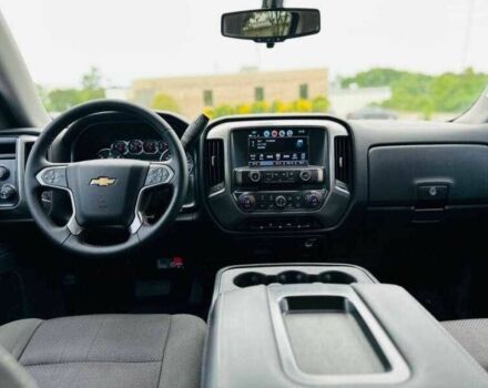 Черный Шевроле Сильверадо, объемом двигателя 5.3 л и пробегом 55 тыс. км за 6500 $, фото 6 на Automoto.ua