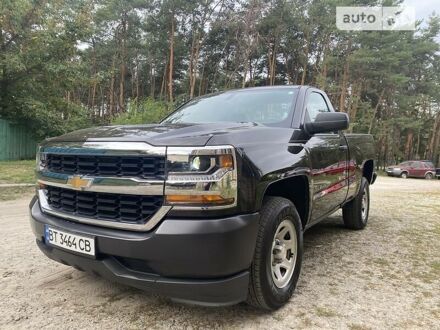 Шевроле Сильверадо 2018 в Киеве на Automoto.ua Коричневый Шевроле Сильверадо, объемом двигателя 4.3 л и пробегом 33 тыс. км за 18500 $, фото 1 на Automoto.ua