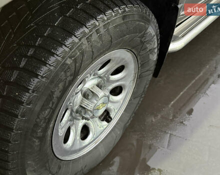 Серый Шевроле Сильверадо, объемом двигателя 4.8 л и пробегом 141 тыс. км за 15700 $, фото 15 на Automoto.ua