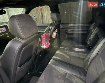 Серый Шевроле Сильверадо, объемом двигателя 4.8 л и пробегом 141 тыс. км за 15700 $, фото 18 на Automoto.ua