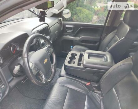 Сірий Шевроле Сільверадо, об'ємом двигуна 5.3 л та пробігом 188 тис. км за 15000 $, фото 13 на Automoto.ua