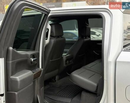 Серый Шевроле Сильверадо, объемом двигателя 3 л и пробегом 110 тыс. км за 45000 $, фото 32 на Automoto.ua