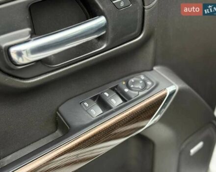 Серый Шевроле Сильверадо, объемом двигателя 3 л и пробегом 110 тыс. км за 45000 $, фото 20 на Automoto.ua