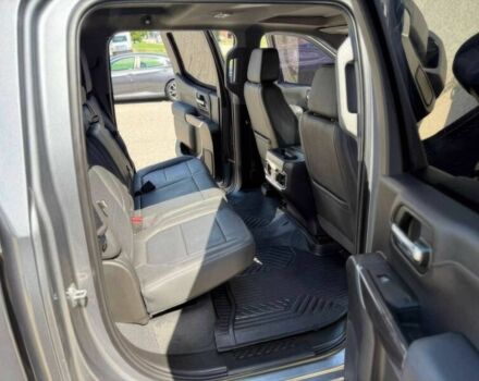 Серый Шевроле Сильверадо, объемом двигателя 5.3 л и пробегом 28 тыс. км за 49000 $, фото 10 на Automoto.ua