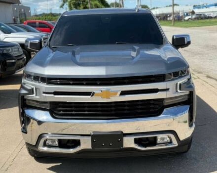 Серый Шевроле Сильверадо, объемом двигателя 5.3 л и пробегом 28 тыс. км за 49000 $, фото 1 на Automoto.ua