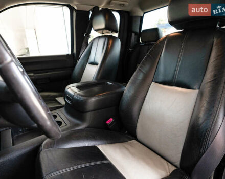 Синий Шевроле Сильверадо, объемом двигателя 5.33 л и пробегом 194 тыс. км за 13700 $, фото 12 на Automoto.ua