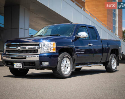 Синий Шевроле Сильверадо, объемом двигателя 5.33 л и пробегом 194 тыс. км за 13700 $, фото 6 на Automoto.ua
