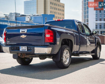 Синий Шевроле Сильверадо, объемом двигателя 5.33 л и пробегом 194 тыс. км за 13700 $, фото 2 на Automoto.ua