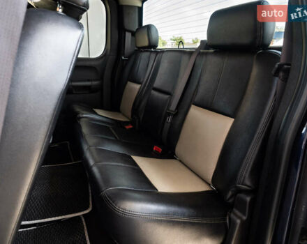 Синий Шевроле Сильверадо, объемом двигателя 5.33 л и пробегом 194 тыс. км за 13700 $, фото 13 на Automoto.ua