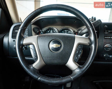 Синий Шевроле Сильверадо, объемом двигателя 5.33 л и пробегом 194 тыс. км за 13700 $, фото 10 на Automoto.ua