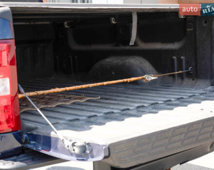 Синий Шевроле Сильверадо, объемом двигателя 5.33 л и пробегом 194 тыс. км за 13700 $, фото 5 на Automoto.ua