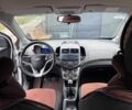 Белый Шевроле Соник, объемом двигателя 1.2 л и пробегом 349 тыс. км за 5500 $, фото 10 на Automoto.ua