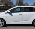Белый Шевроле Соник, объемом двигателя 1.36 л и пробегом 152 тыс. км за 7000 $, фото 2 на Automoto.ua