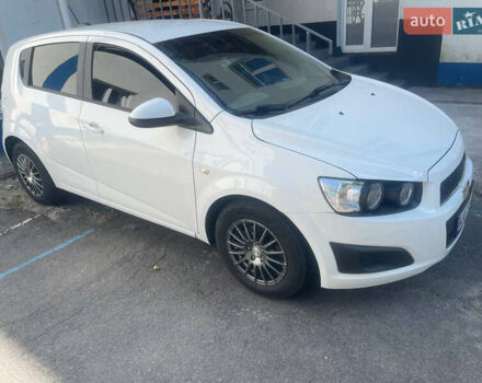 Білий Шевроле Сонік, об'ємом двигуна 1.8 л та пробігом 180 тис. км за 7500 $, фото 1 на Automoto.ua