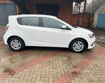 Белый Шевроле Соник, объемом двигателя 1.8 л и пробегом 114 тыс. км за 7800 $, фото 1 на Automoto.ua