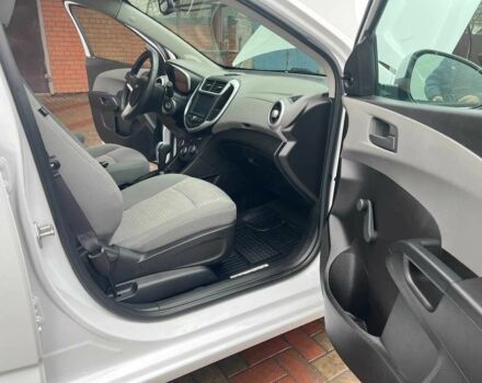 Белый Шевроле Соник, объемом двигателя 1.8 л и пробегом 114 тыс. км за 7800 $, фото 12 на Automoto.ua