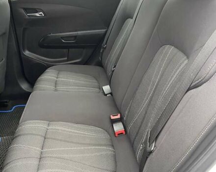 Білий Шевроле Сонік, об'ємом двигуна 1.8 л та пробігом 224 тис. км за 7000 $, фото 13 на Automoto.ua