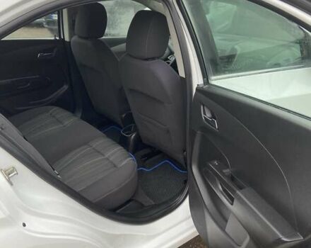 Білий Шевроле Сонік, об'ємом двигуна 1.8 л та пробігом 224 тис. км за 7000 $, фото 14 на Automoto.ua