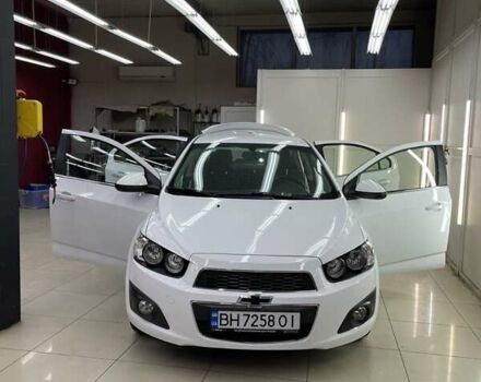 Белый Шевроле Соник, объемом двигателя 1.8 л и пробегом 151 тыс. км за 8500 $, фото 5 на Automoto.ua