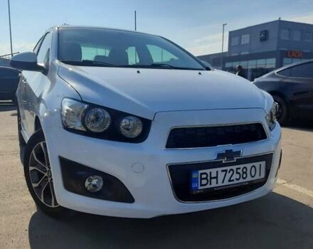 Белый Шевроле Соник, объемом двигателя 1.8 л и пробегом 151 тыс. км за 8500 $, фото 2 на Automoto.ua