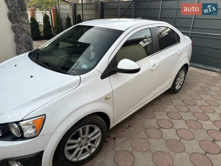 Білий Шевроле Сонік, об'ємом двигуна 1.8 л та пробігом 173 тис. км за 6800 $, фото 1 на Automoto.ua