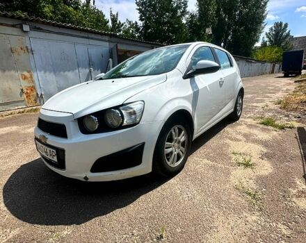Белый Шевроле Соник, объемом двигателя 1.8 л и пробегом 121 тыс. км за 7900 $, фото 1 на Automoto.ua