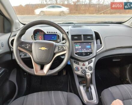 Черный Шевроле Соник, объемом двигателя 1.8 л и пробегом 210 тыс. км за 7500 $, фото 6 на Automoto.ua