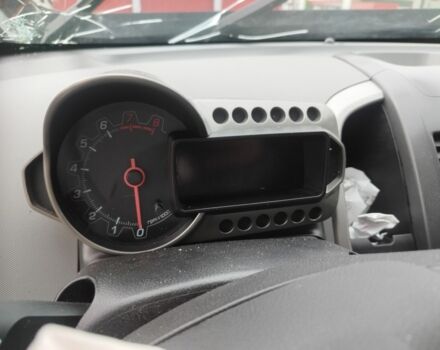 Черный Шевроле Соник, объемом двигателя 1.8 л и пробегом 87 тыс. км за 2500 $, фото 1 на Automoto.ua