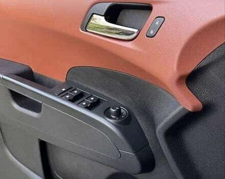 Коричневий Шевроле Сонік, об'ємом двигуна 1.8 л та пробігом 162 тис. км за 8300 $, фото 4 на Automoto.ua