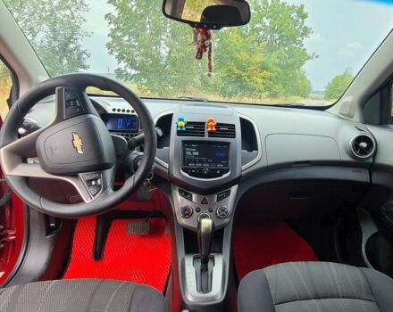 Красный Шевроле Соник, объемом двигателя 0 л и пробегом 179 тыс. км за 5999 $, фото 4 на Automoto.ua