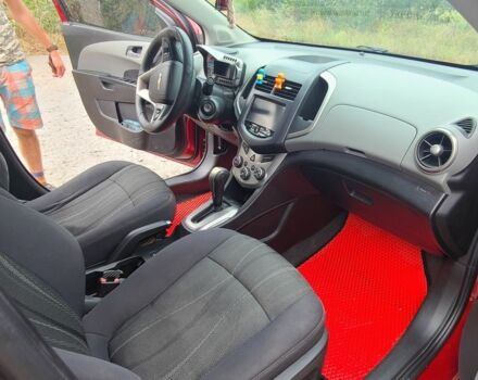 Красный Шевроле Соник, объемом двигателя 0 л и пробегом 179 тыс. км за 5999 $, фото 3 на Automoto.ua