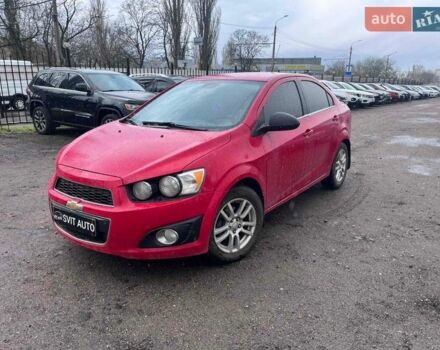 Красный Шевроле Соник, объемом двигателя 1.8 л и пробегом 194 тыс. км за 6900 $, фото 1 на Automoto.ua