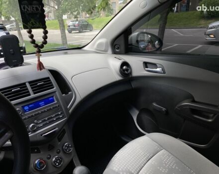 Серый Шевроле Соник, объемом двигателя 1.8 л и пробегом 247 тыс. км за 7300 $, фото 8 на Automoto.ua