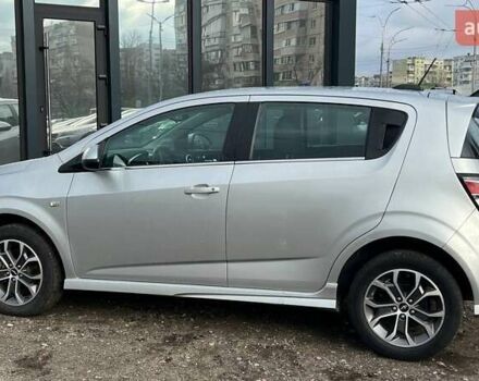 Серый Шевроле Соник, объемом двигателя 1.36 л и пробегом 46 тыс. км за 9990 $, фото 3 на Automoto.ua