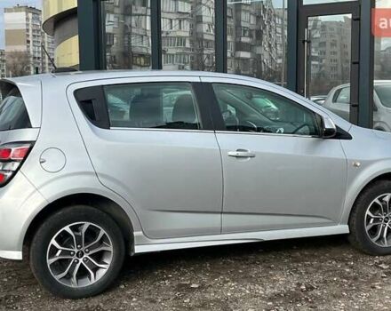 Серый Шевроле Соник, объемом двигателя 1.36 л и пробегом 46 тыс. км за 9990 $, фото 5 на Automoto.ua