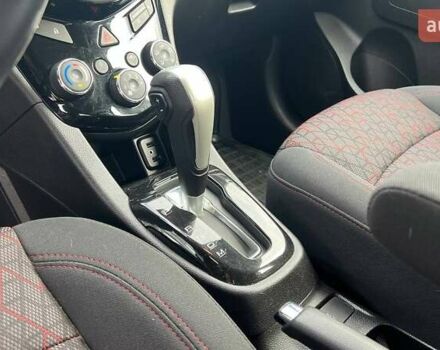 Серый Шевроле Соник, объемом двигателя 1.36 л и пробегом 46 тыс. км за 9990 $, фото 21 на Automoto.ua