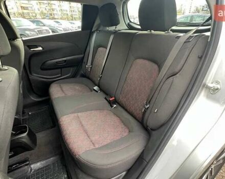 Серый Шевроле Соник, объемом двигателя 1.36 л и пробегом 46 тыс. км за 9990 $, фото 9 на Automoto.ua