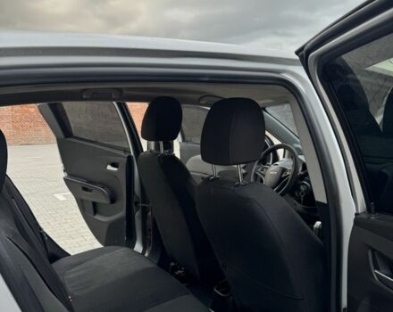 Серый Шевроле Соник, объемом двигателя 1.8 л и пробегом 251 тыс. км за 5950 $, фото 7 на Automoto.ua